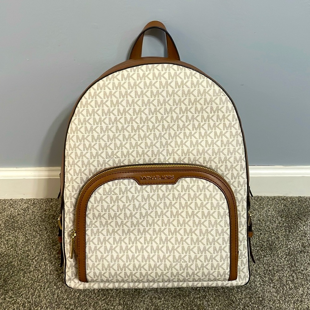 BEAUTIFUL Michael Kors Backpack. Like New!!!